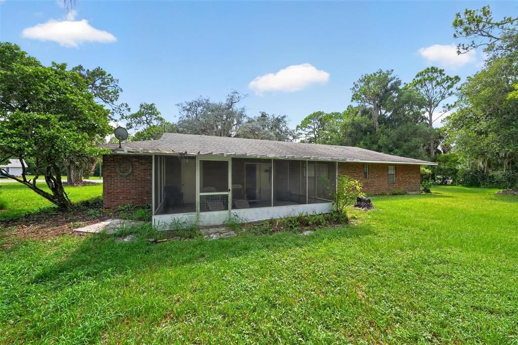 For Sale: $295,000 (3 beds, 2 baths, 1659 Square Feet)