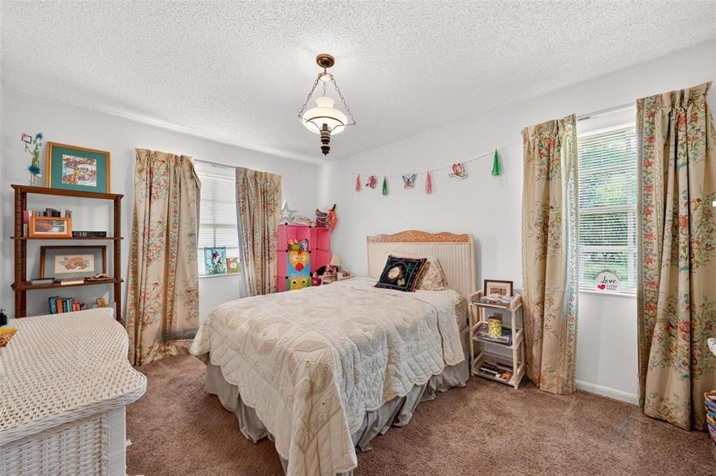 For Sale: $295,000 (3 beds, 2 baths, 1659 Square Feet)