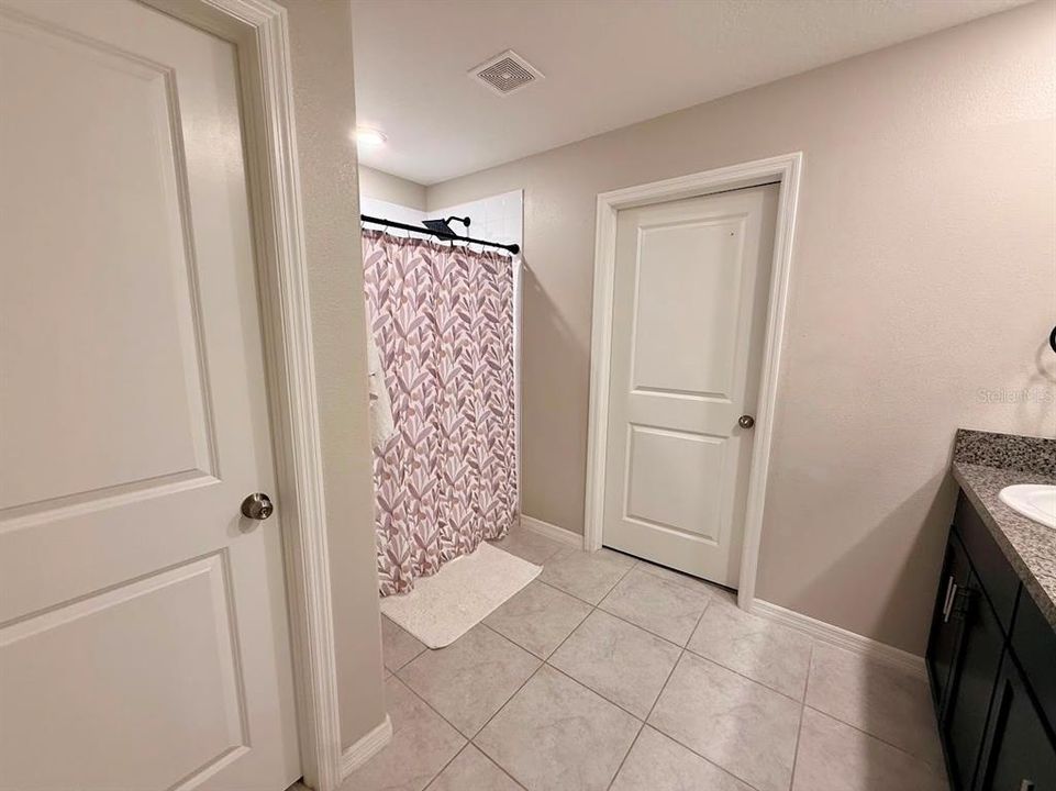 В аренду: $2,950 (5 спален, 2 ванн, 2264 Квадратных фут)