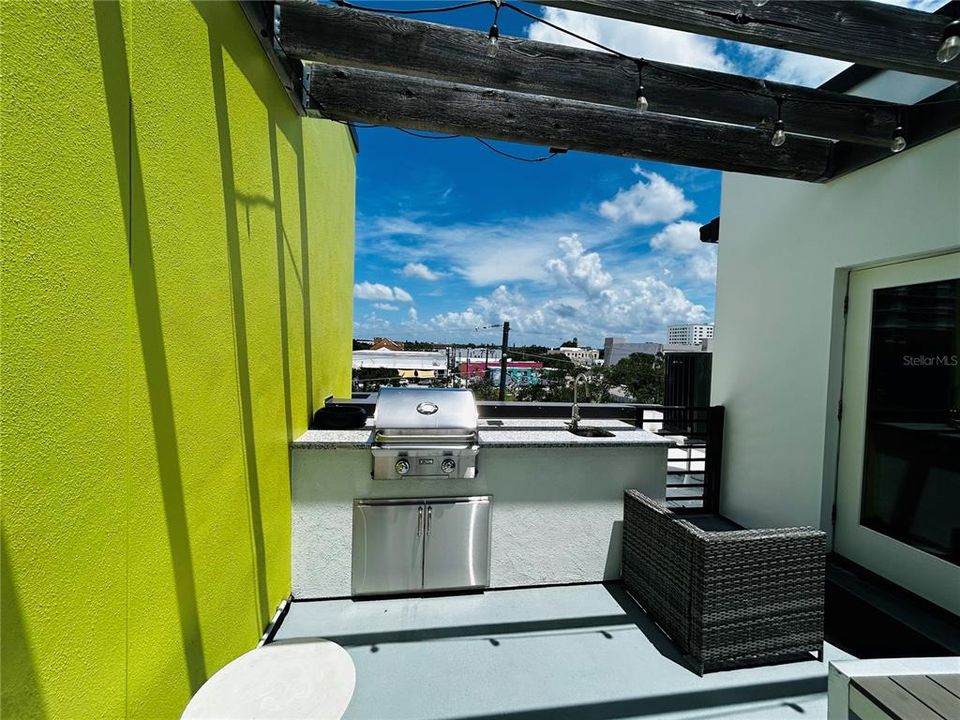 For Rent: $4,950 (3 beds, 3 baths, 1972 Square Feet)