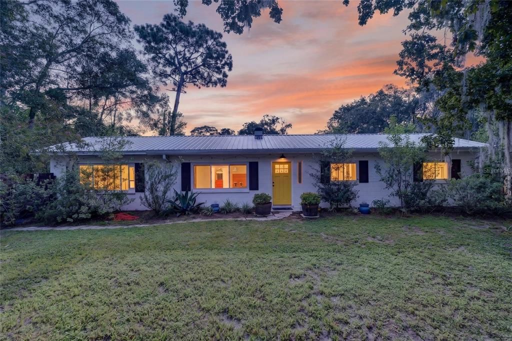 For Sale: $317,000 (4 beds, 2 baths, 1660 Square Feet)