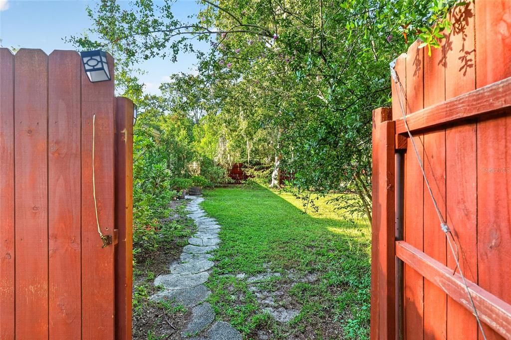 For Sale: $317,000 (4 beds, 2 baths, 1660 Square Feet)
