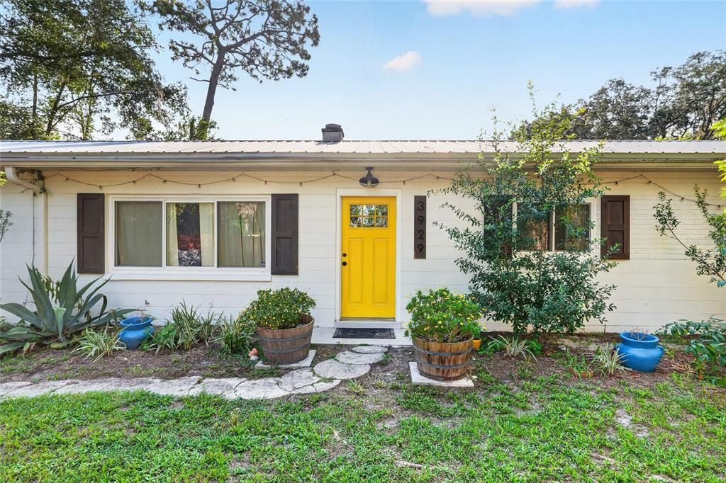 For Sale: $317,000 (4 beds, 2 baths, 1660 Square Feet)