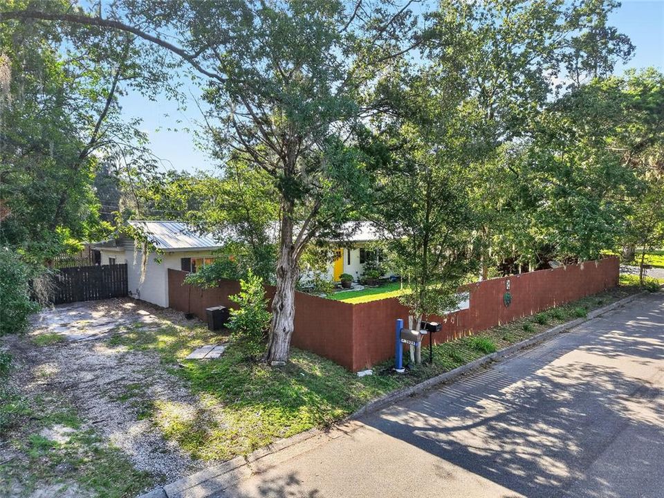 For Sale: $317,000 (4 beds, 2 baths, 1660 Square Feet)
