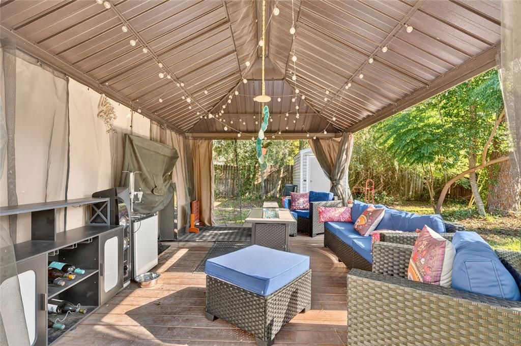 For Sale: $317,000 (4 beds, 2 baths, 1660 Square Feet)