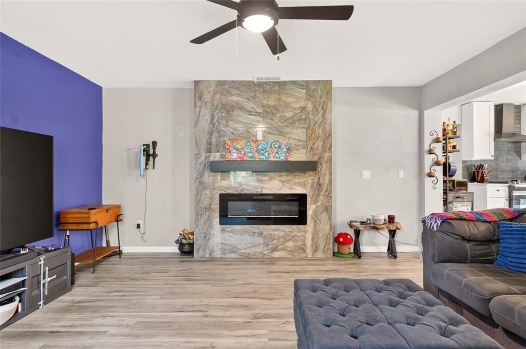 For Sale: $317,000 (4 beds, 2 baths, 1660 Square Feet)