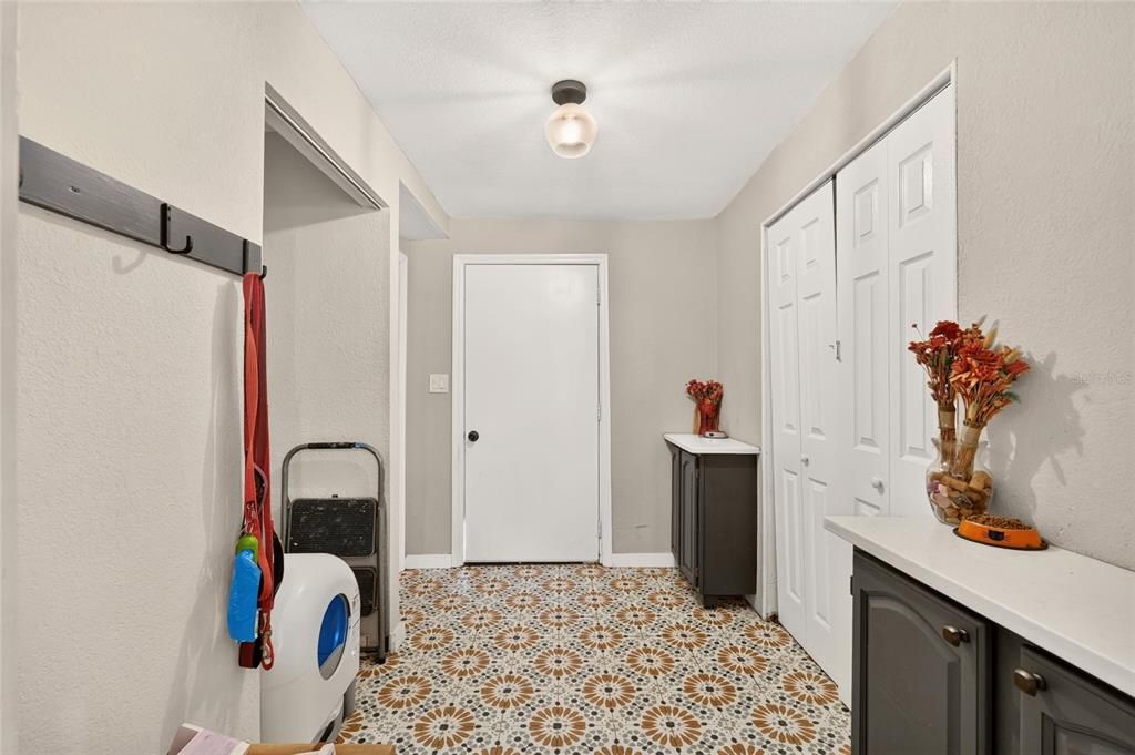 For Sale: $317,000 (4 beds, 2 baths, 1660 Square Feet)