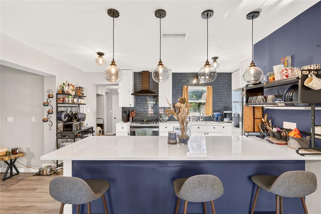For Sale: $317,000 (4 beds, 2 baths, 1660 Square Feet)