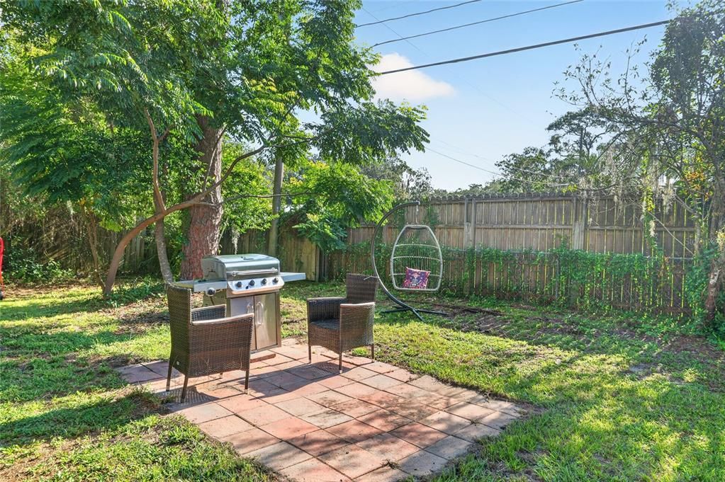For Sale: $317,000 (4 beds, 2 baths, 1660 Square Feet)