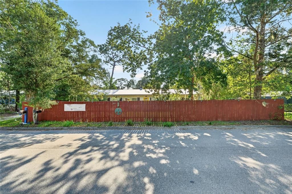 For Sale: $317,000 (4 beds, 2 baths, 1660 Square Feet)