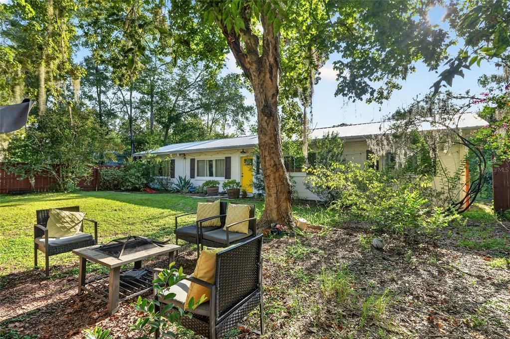 For Sale: $317,000 (4 beds, 2 baths, 1660 Square Feet)