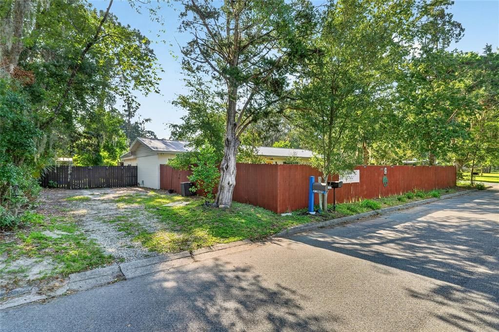 For Sale: $317,000 (4 beds, 2 baths, 1660 Square Feet)