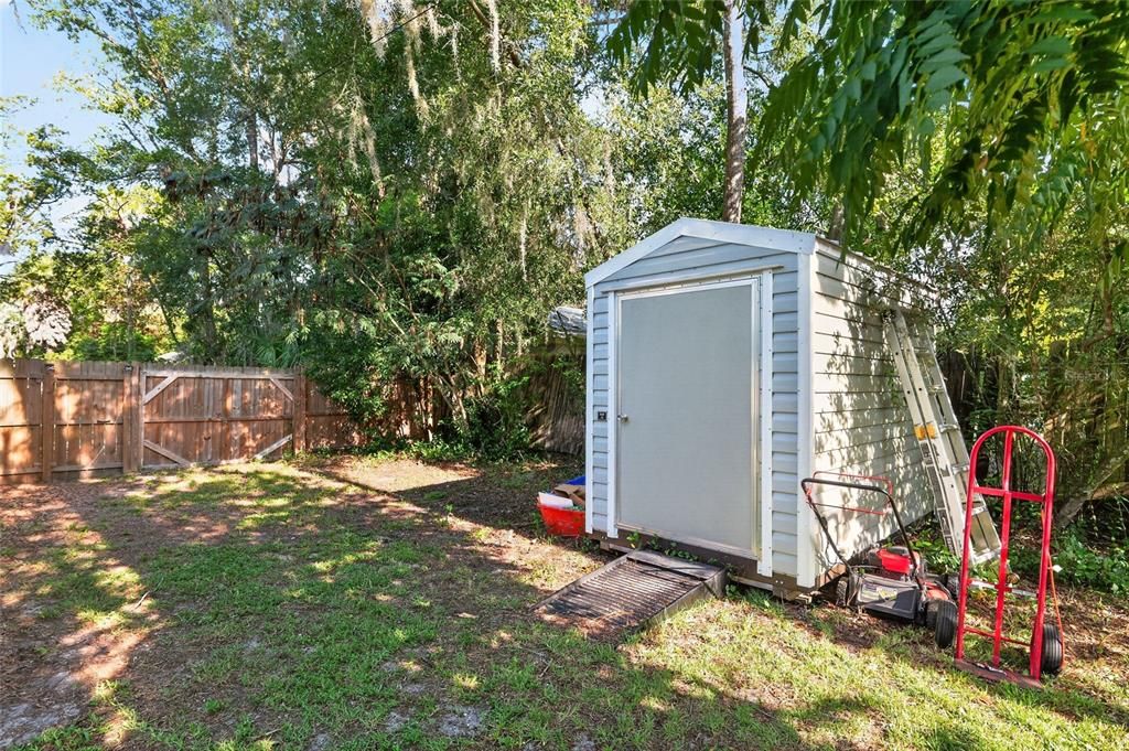 For Sale: $317,000 (4 beds, 2 baths, 1660 Square Feet)