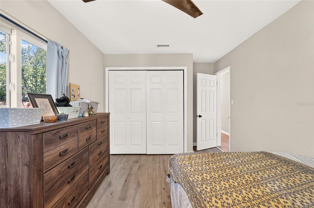 For Sale: $317,000 (4 beds, 2 baths, 1660 Square Feet)