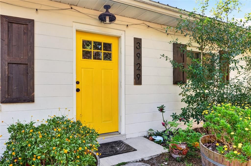 For Sale: $317,000 (4 beds, 2 baths, 1660 Square Feet)