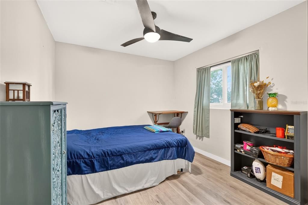 For Sale: $317,000 (4 beds, 2 baths, 1660 Square Feet)