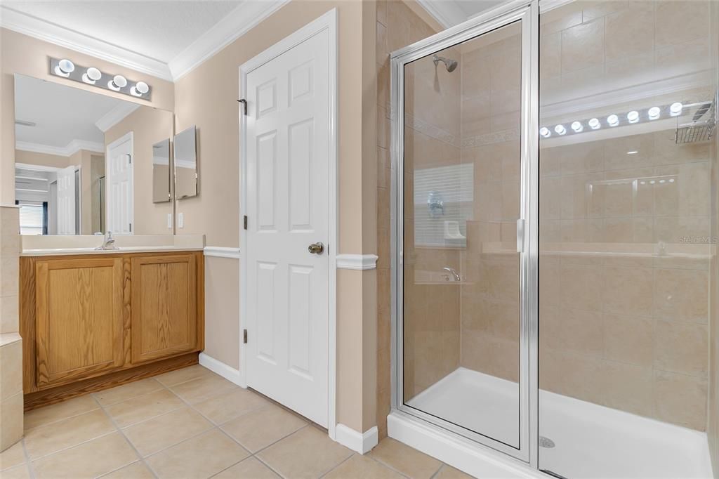 For Sale: $549,000 (5 beds, 3 baths, 2495 Square Feet)