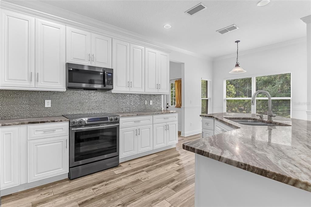 For Sale: $549,000 (5 beds, 3 baths, 2495 Square Feet)