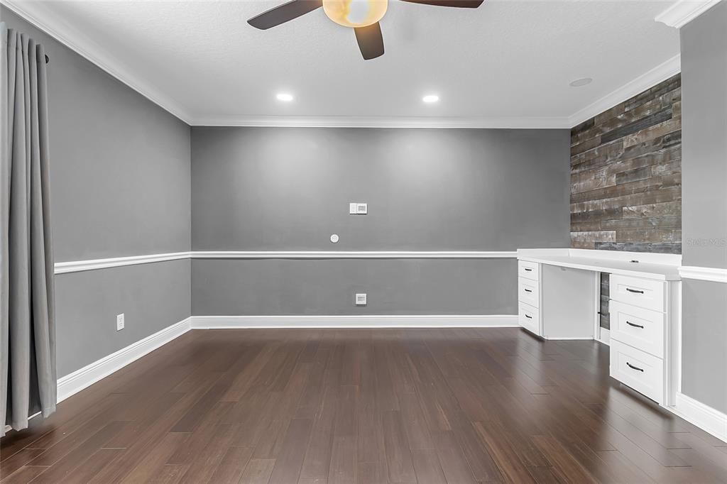 For Sale: $549,000 (5 beds, 3 baths, 2495 Square Feet)