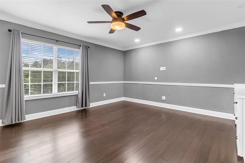 For Sale: $549,000 (5 beds, 3 baths, 2495 Square Feet)