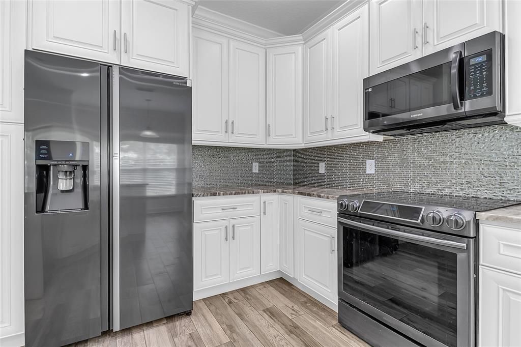 For Sale: $549,000 (5 beds, 3 baths, 2495 Square Feet)
