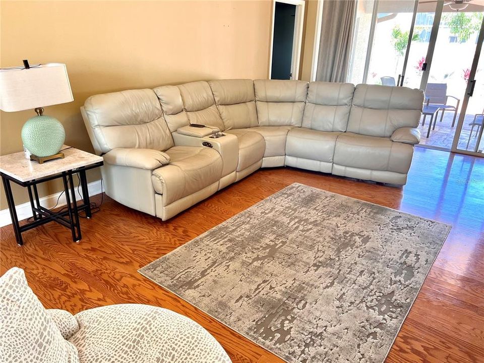 В аренду: $3,200 (4 спален, 2 ванн, 2086 Квадратных фут)