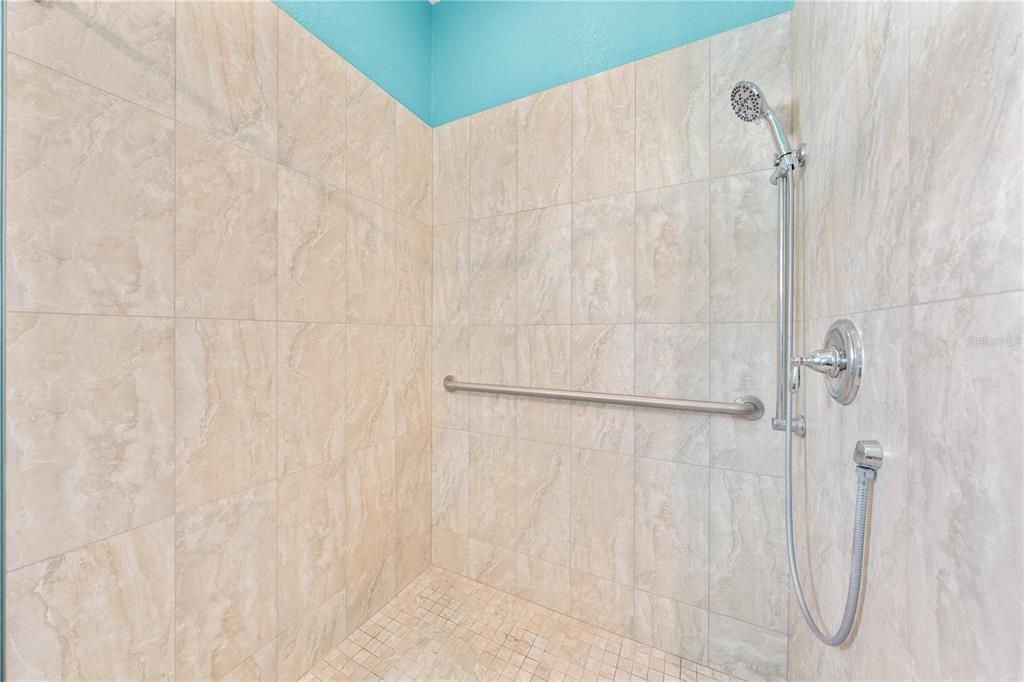 For Sale: $369,900 (3 beds, 2 baths, 1560 Square Feet)