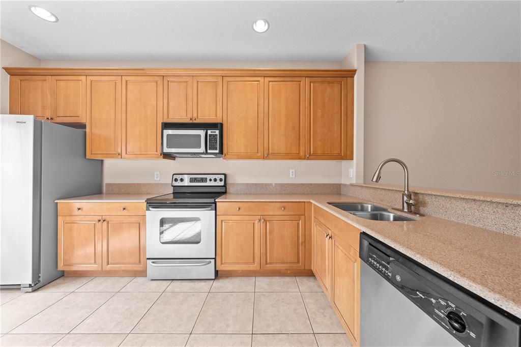For Sale: $369,900 (3 beds, 2 baths, 1560 Square Feet)
