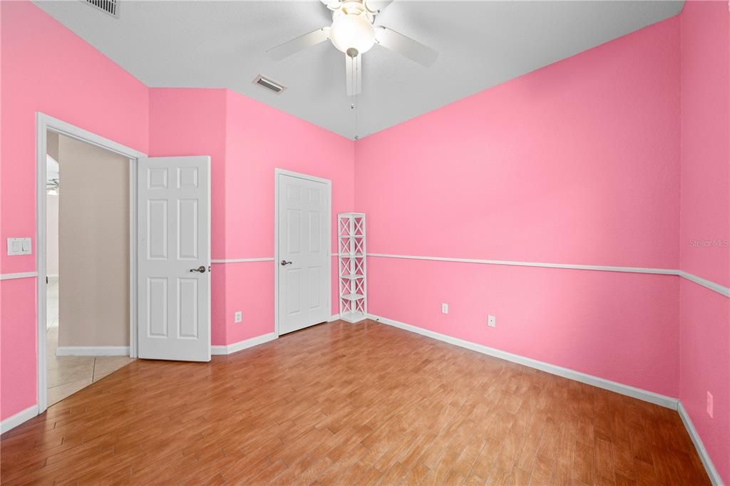 For Sale: $369,900 (3 beds, 2 baths, 1560 Square Feet)