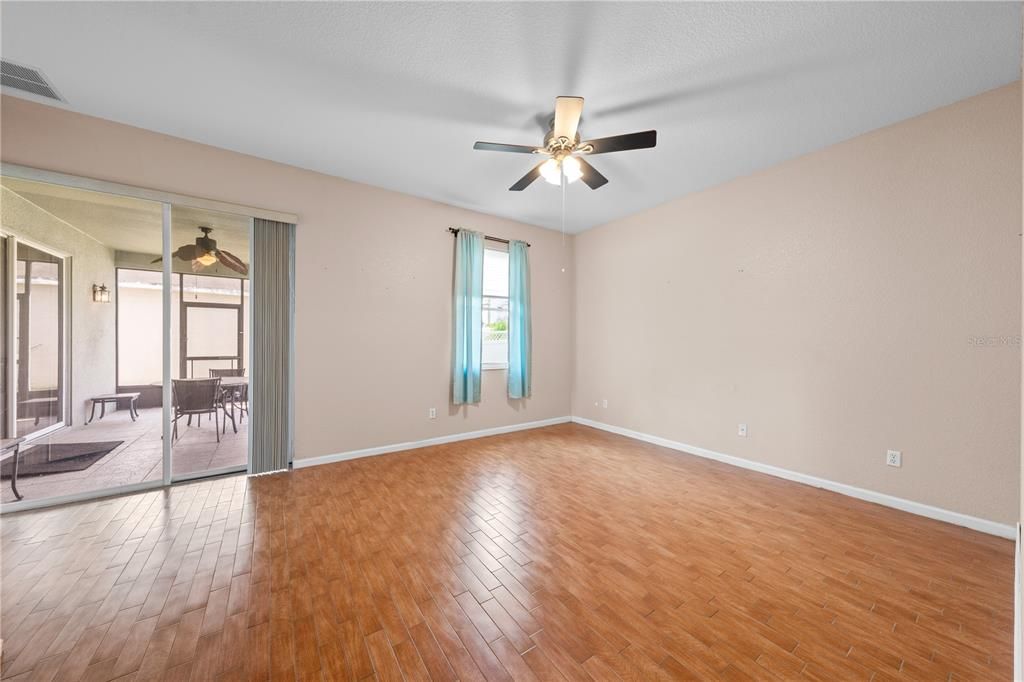 For Sale: $369,900 (3 beds, 2 baths, 1560 Square Feet)