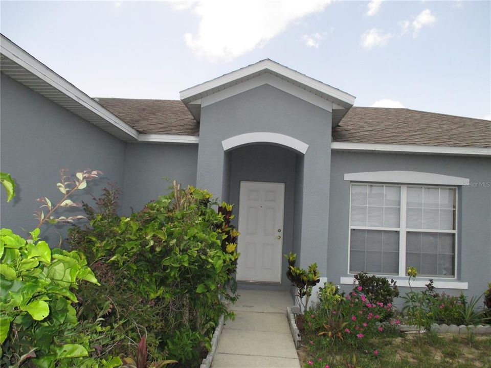 For Rent: $1,700 (3 beds, 2 baths, 1574 Square Feet)