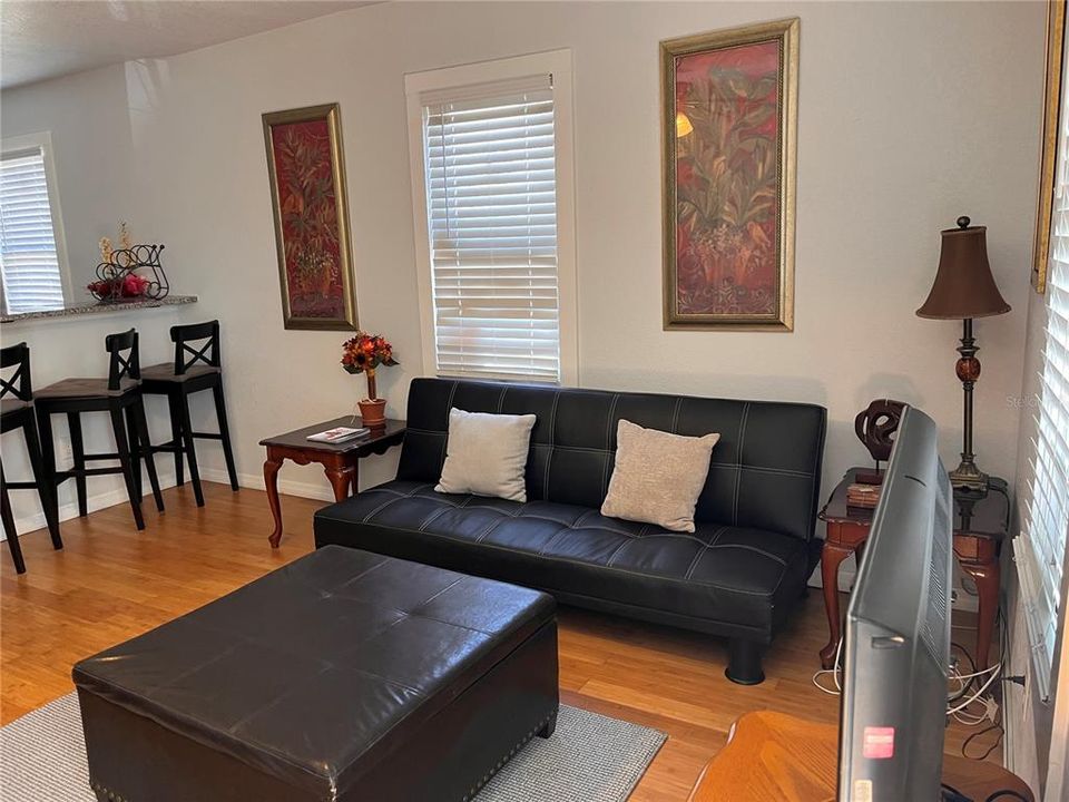 For Rent: $2,150 (3 beds, 2 baths, 1089 Square Feet)