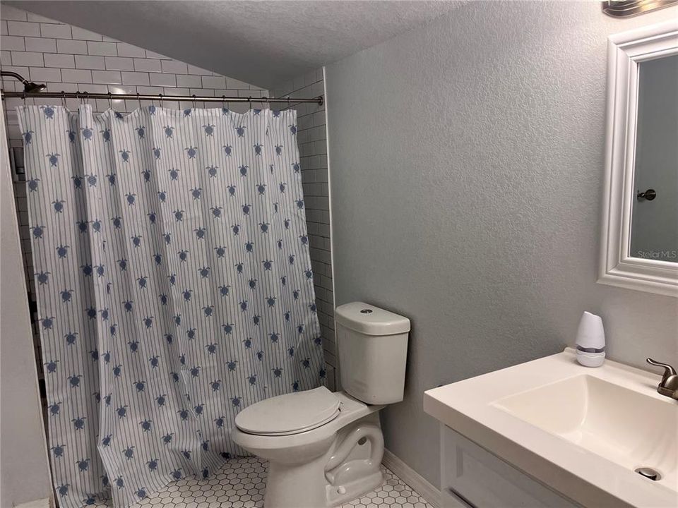 For Rent: $2,150 (3 beds, 2 baths, 1089 Square Feet)