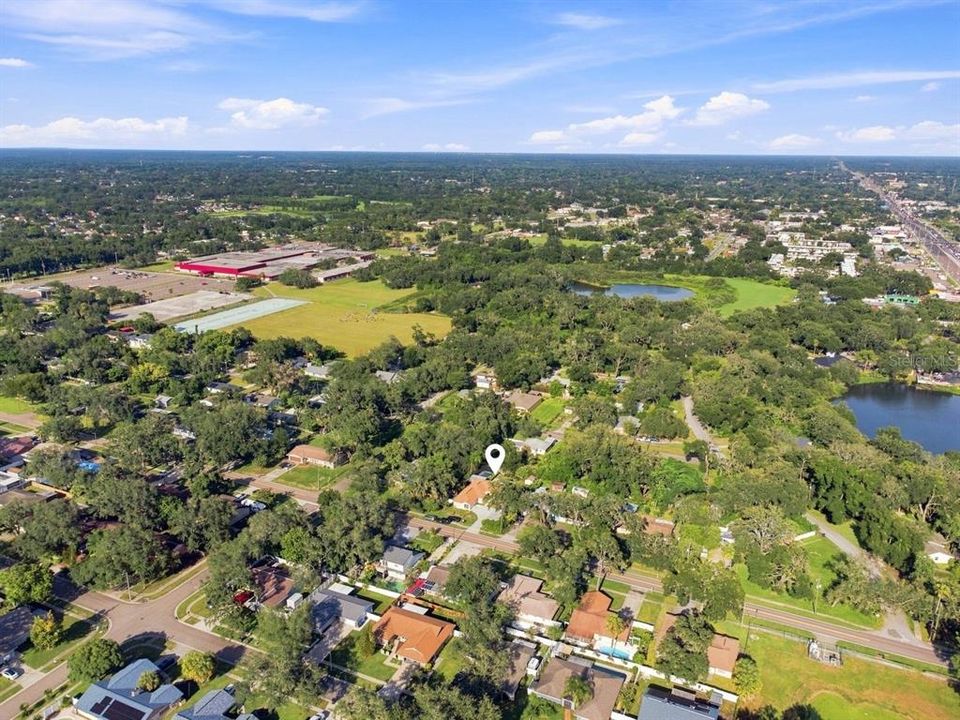 Activo con contrato: $389,900 (4 camas, 2 baños, 1728 Pies cuadrados)