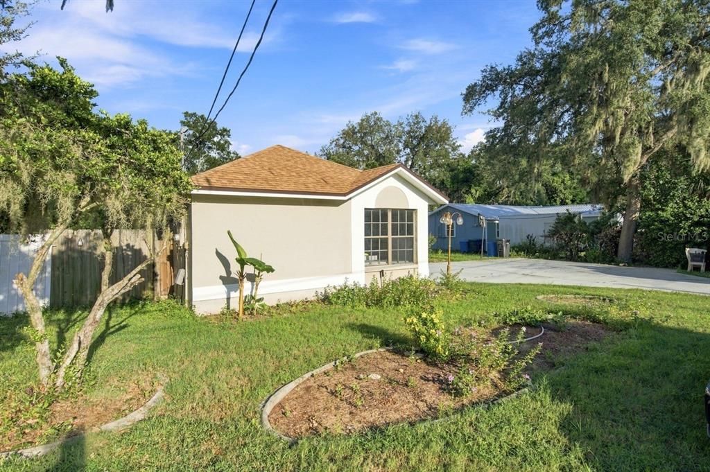 Activo con contrato: $389,900 (4 camas, 2 baños, 1728 Pies cuadrados)