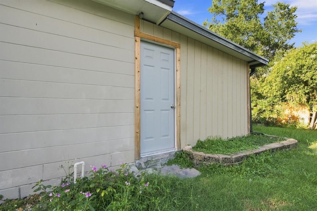 Activo con contrato: $389,900 (4 camas, 2 baños, 1728 Pies cuadrados)