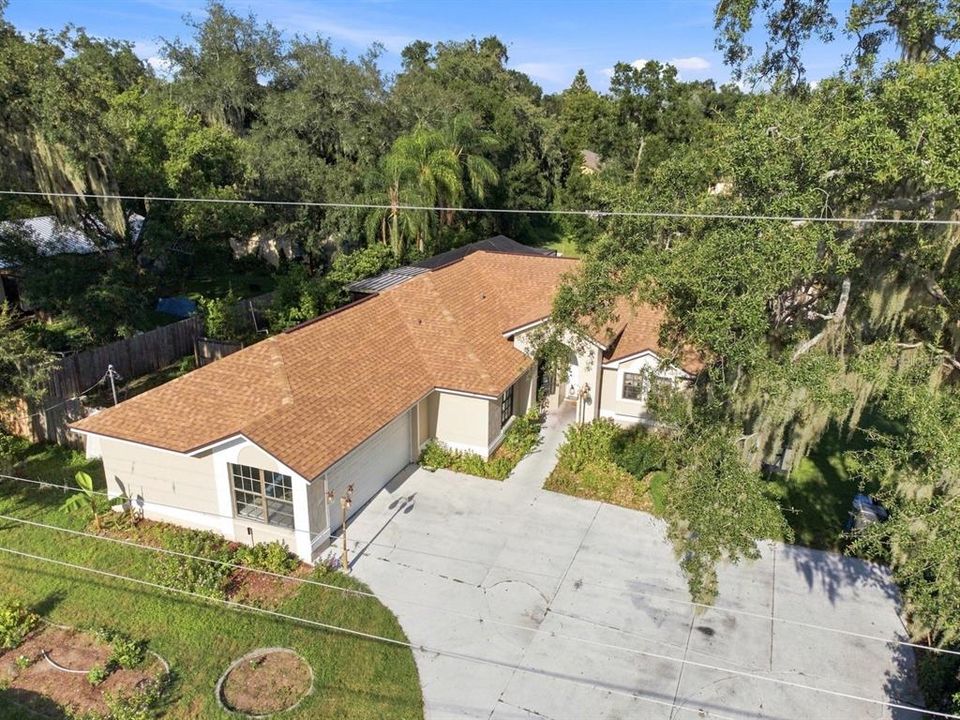Activo con contrato: $389,900 (4 camas, 2 baños, 1728 Pies cuadrados)