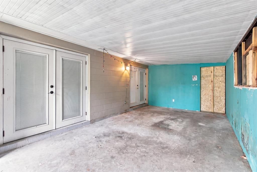 Activo con contrato: $389,900 (4 camas, 2 baños, 1728 Pies cuadrados)