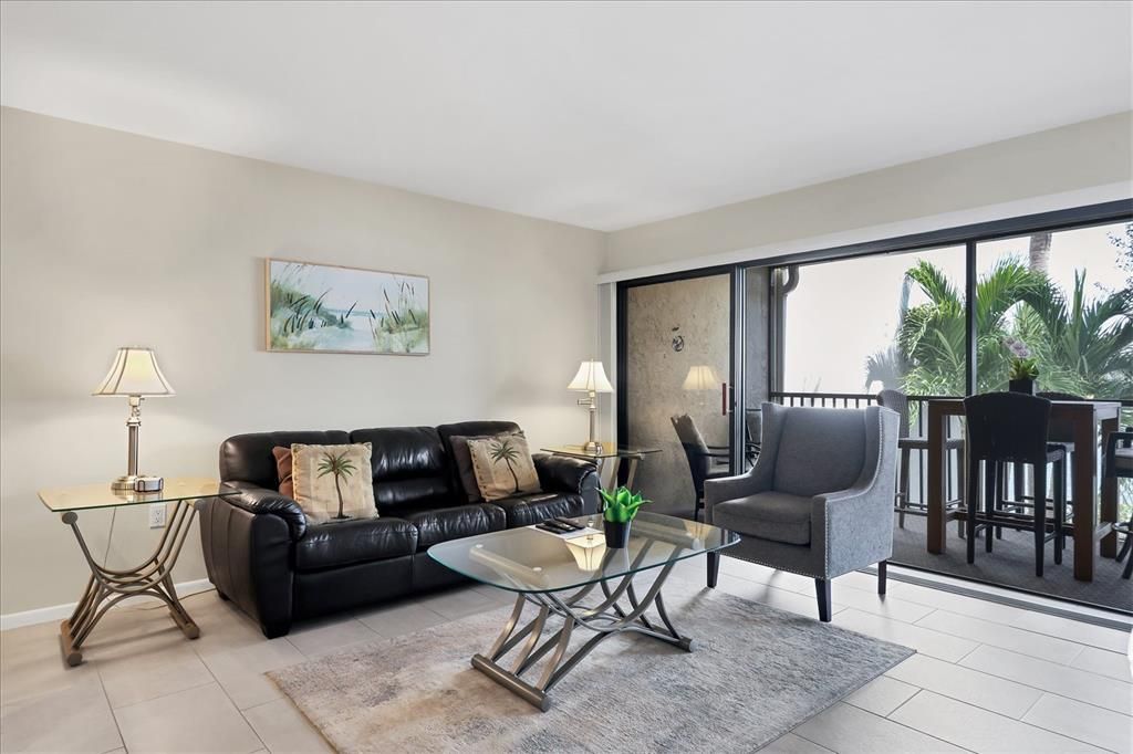 En Venta: $575,000 (2 camas, 1 baños, 860 Pies cuadrados)