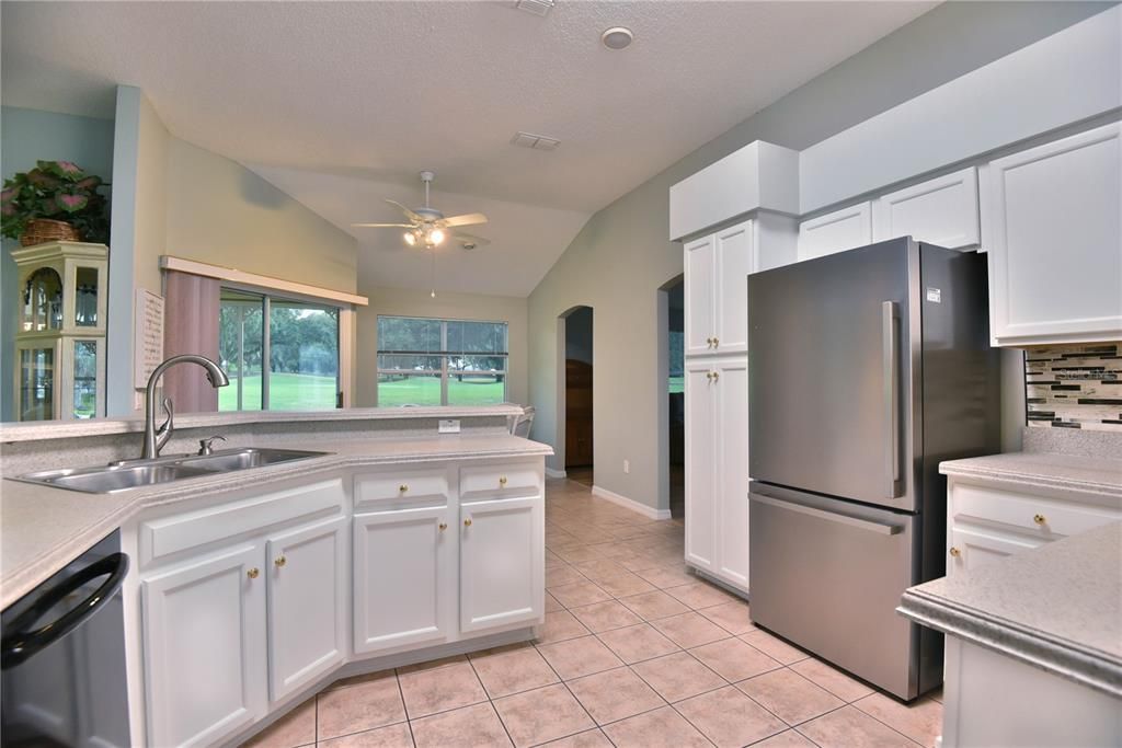 Activo con contrato: $435,000 (2 camas, 2 baños, 1820 Pies cuadrados)