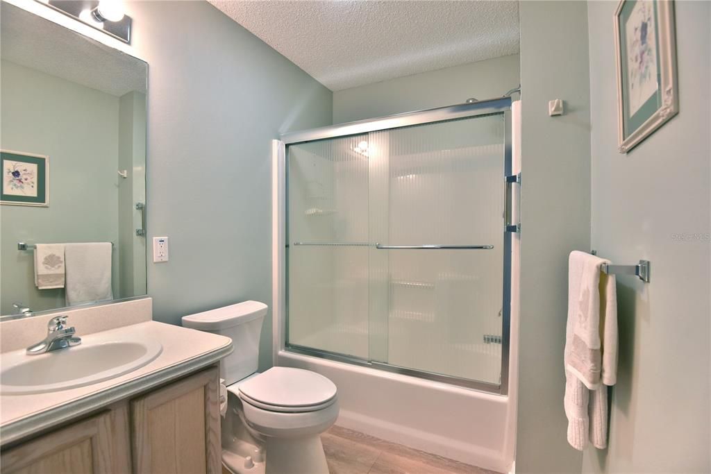 Activo con contrato: $435,000 (2 camas, 2 baños, 1820 Pies cuadrados)