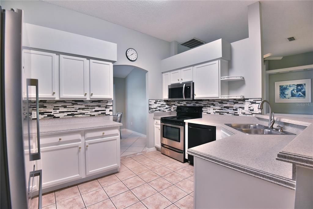 Activo con contrato: $435,000 (2 camas, 2 baños, 1820 Pies cuadrados)