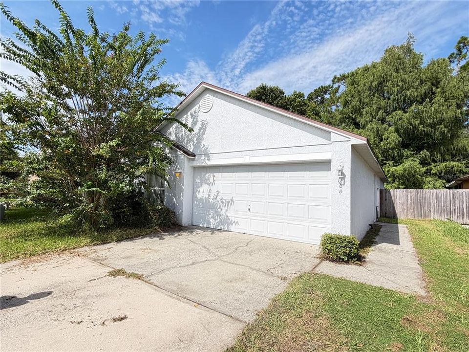 For Sale: $359,000 (3 beds, 2 baths, 1292 Square Feet)