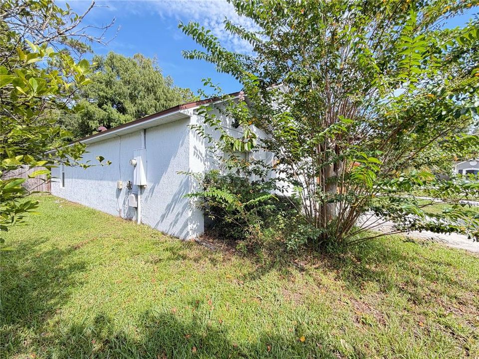 For Sale: $359,000 (3 beds, 2 baths, 1292 Square Feet)