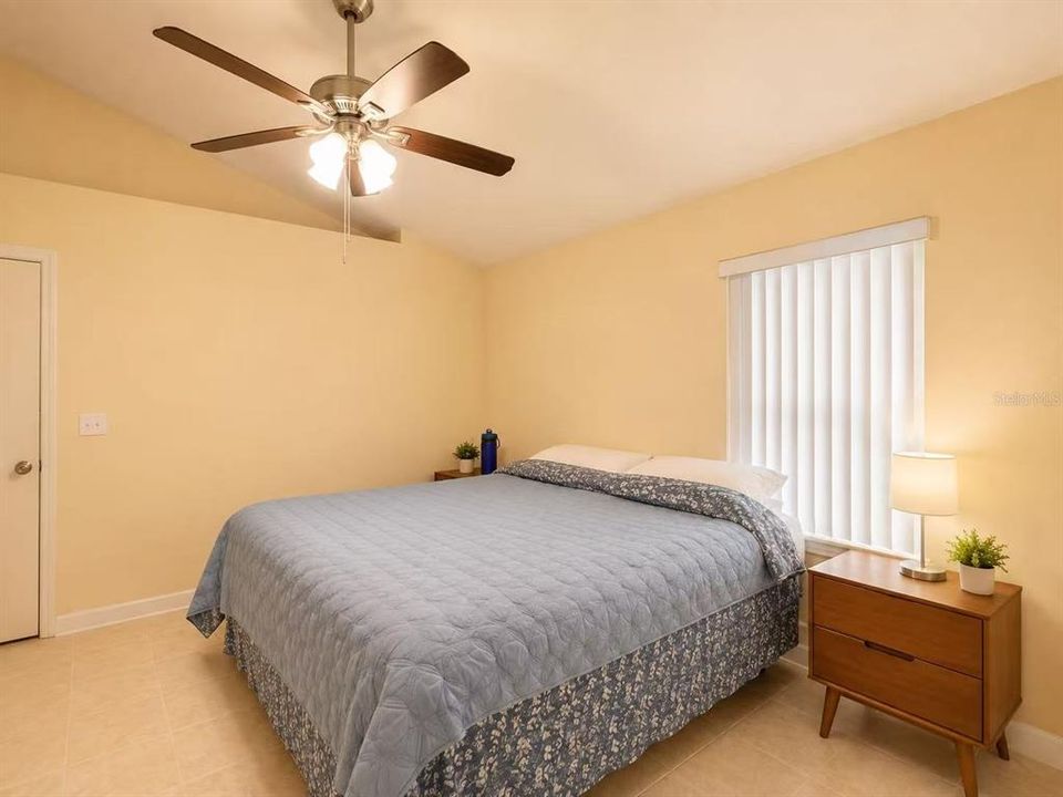 For Sale: $359,000 (3 beds, 2 baths, 1292 Square Feet)