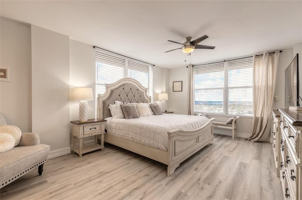 For Sale: $460,000 (2 beds, 2 baths, 1312 Square Feet)