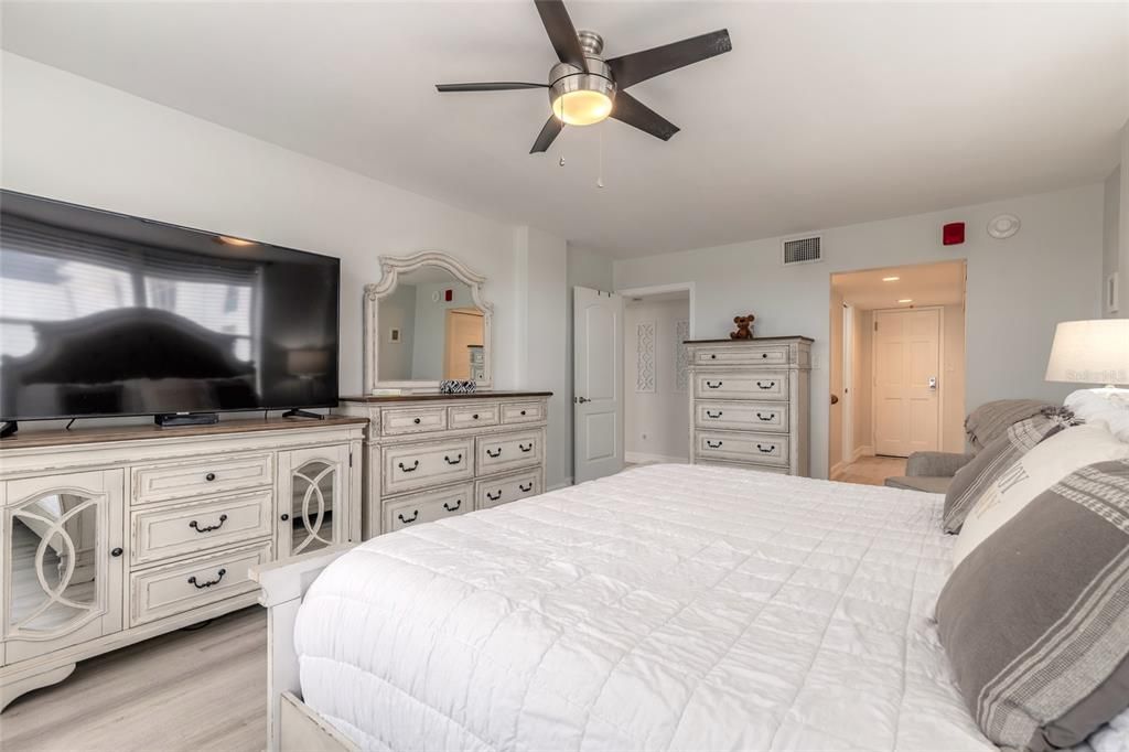 For Sale: $460,000 (2 beds, 2 baths, 1312 Square Feet)