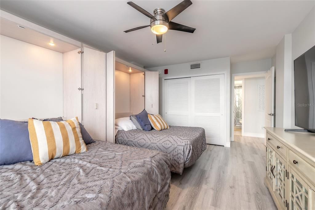 For Sale: $460,000 (2 beds, 2 baths, 1312 Square Feet)