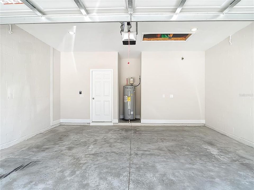 На продажу: $349,900 (4 спален, 2 ванн, 1810 Квадратных фут)