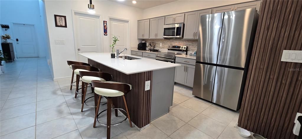 En Venta: $418,000 (5 camas, 2 baños, 2355 Pies cuadrados)